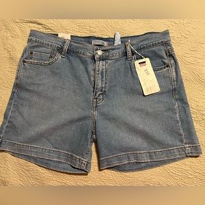 Levi Strauss & Co 515 Shorts / Misses 14 / 5” Inseam